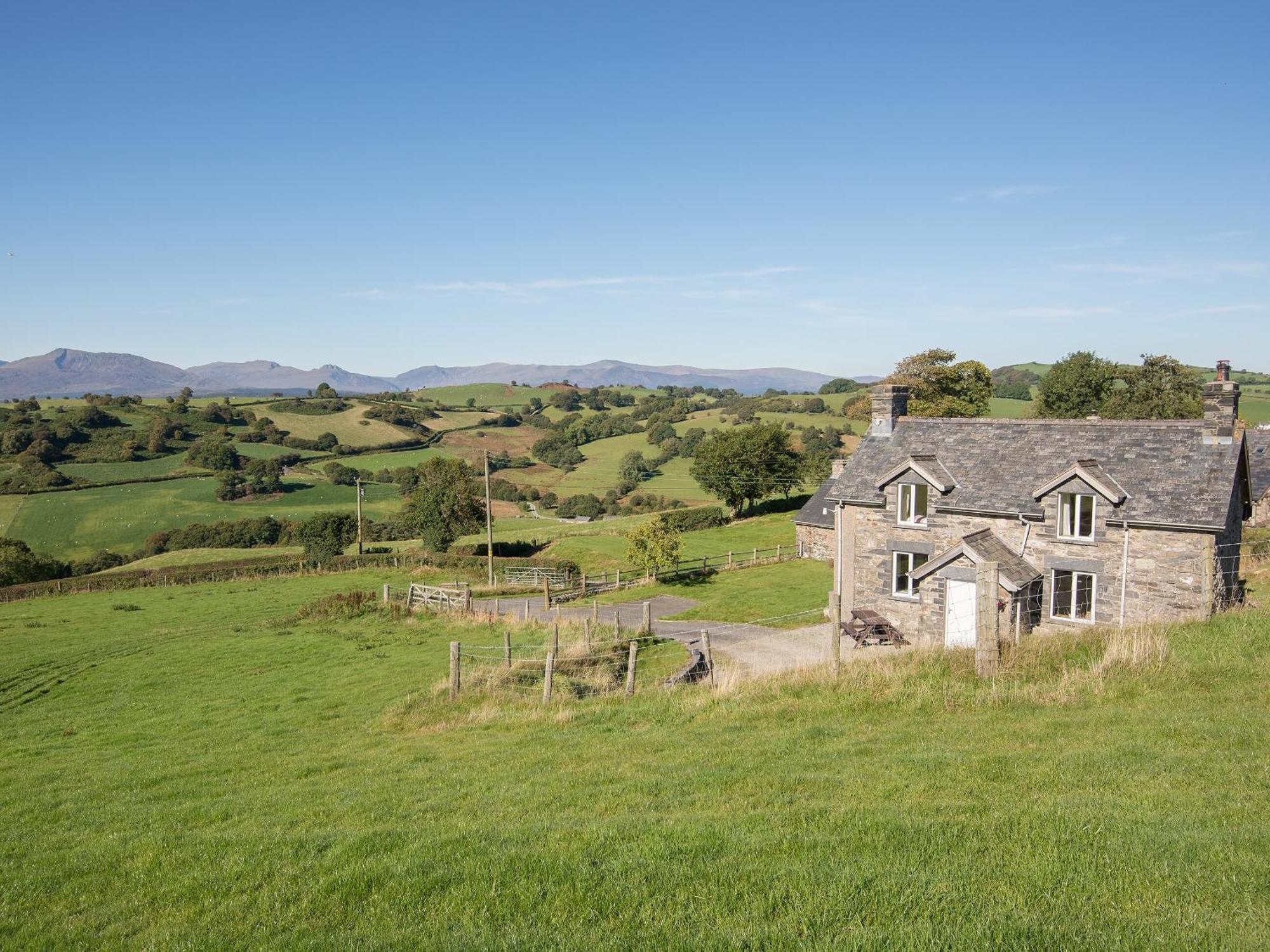 Cefn Bach Villa Capel Garmon Exterior photo