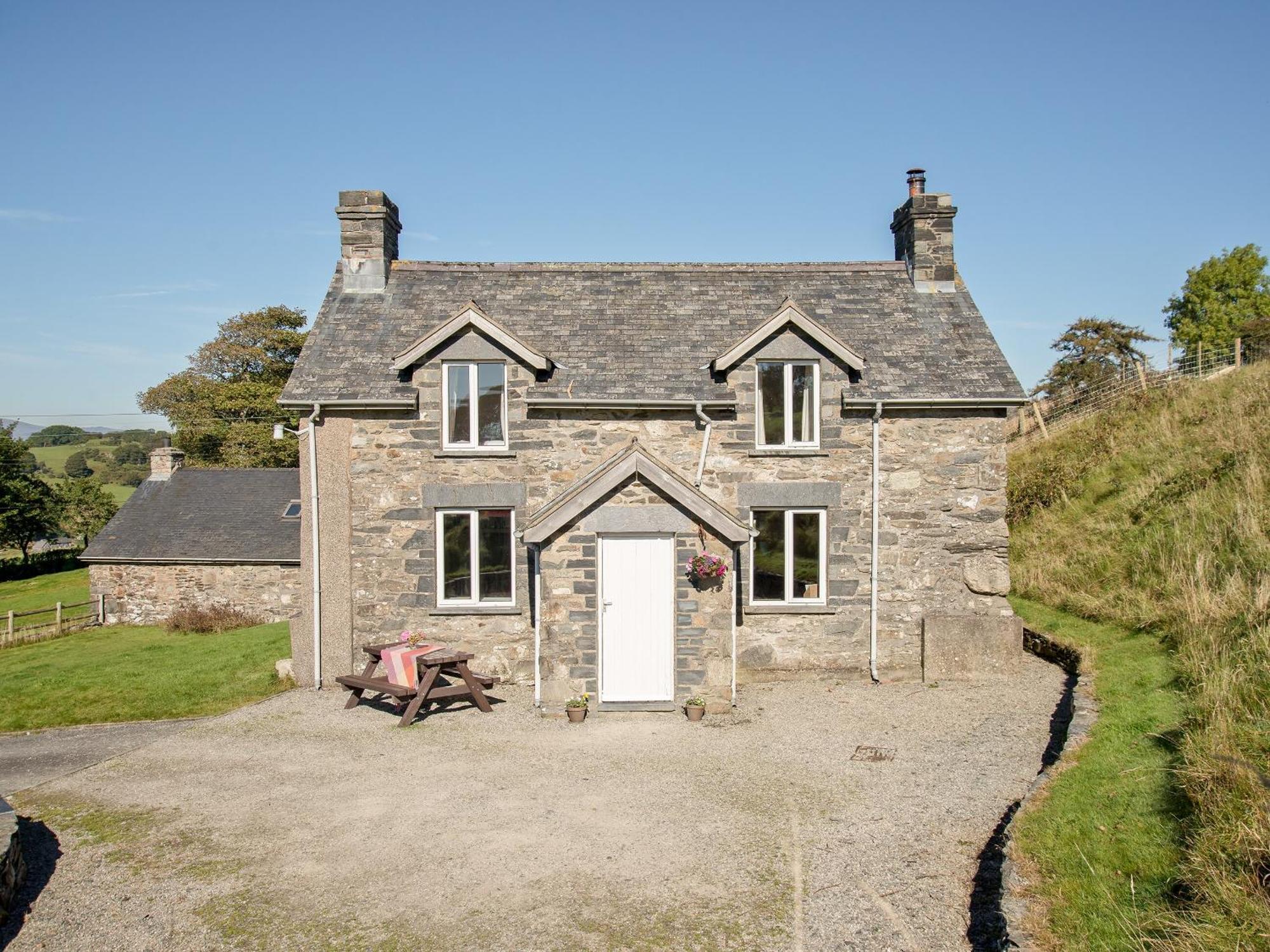Cefn Bach Villa Capel Garmon Exterior photo
