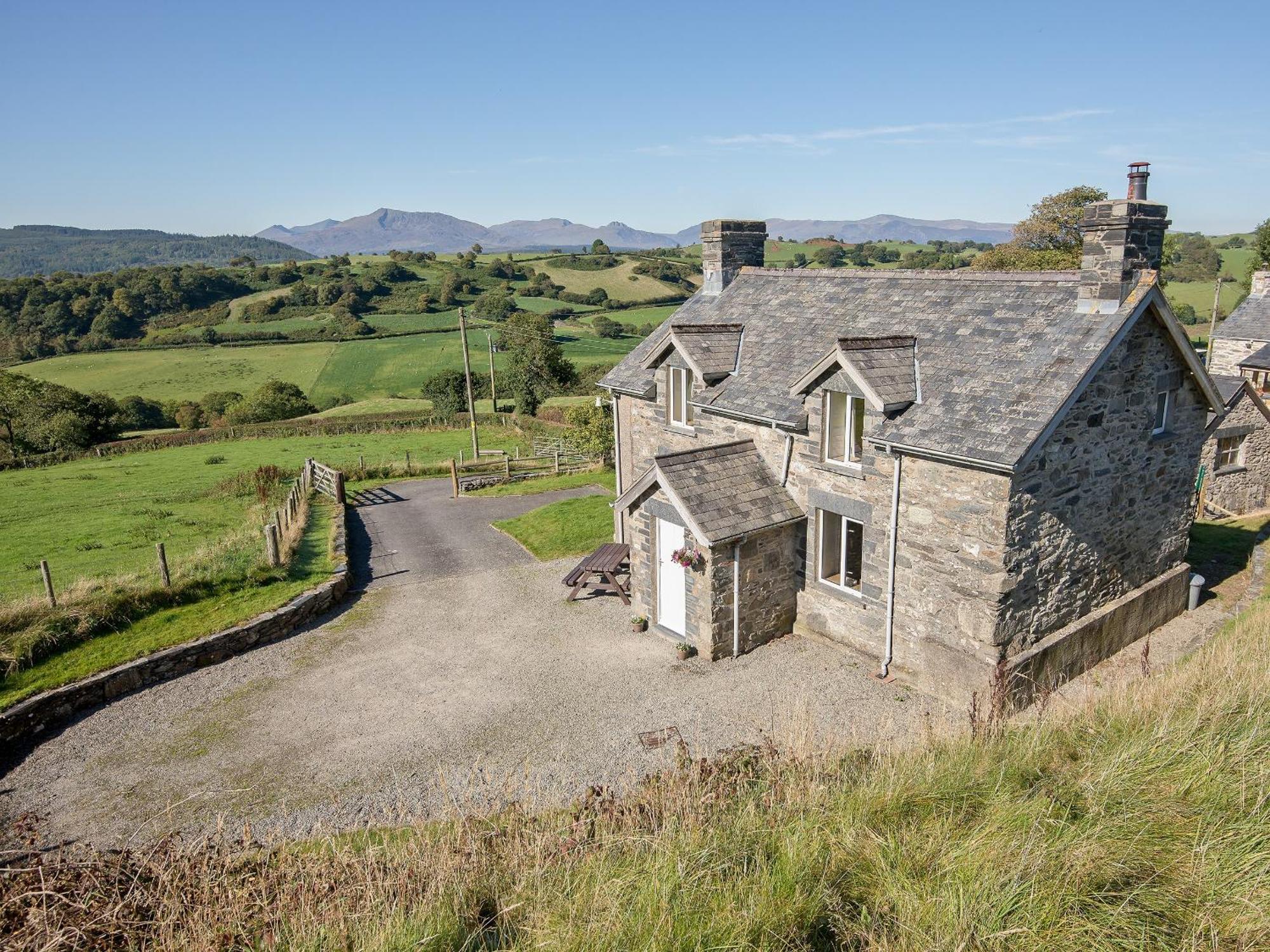 Cefn Bach Villa Capel Garmon Exterior photo