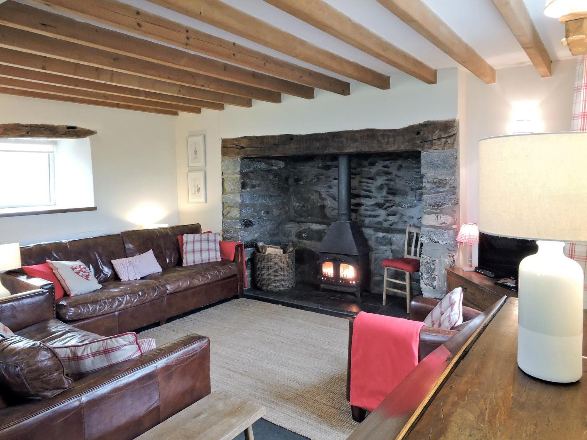 Cefn Bach Villa Capel Garmon Exterior photo